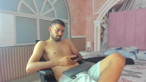 Snapshot of magnus_alejo chatting on 11-29-25, 11:24 Magnus Alejo online show from 11-29-25, 11:24