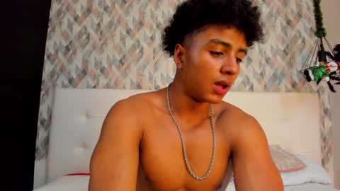 Snapshot of magnusking_ chatting on 01-12-25, 05:44 Magnus King online show from 01-12-25, 05:44