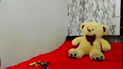 Maia Bronce online show from 09-15-25, 10:04