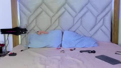 Maia Stark online show from 01-04-25, 06:52