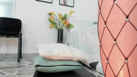 Maia online show from 01-23-25, 03:22