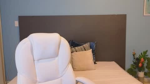 Maiaa Ruiz  online show from 12-26-24, 12:38