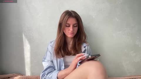 M I A online show from 05-12-26, 08:55