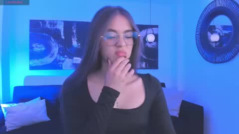  Maia  online show from 09-17-25, 06:20