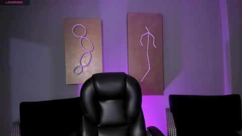  Maia  online show from 10-30-25, 07:14