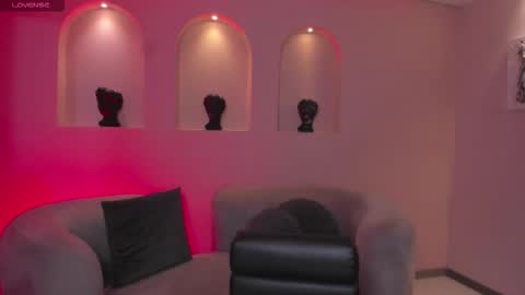  Maia  online show from 12-20-25, 04:58