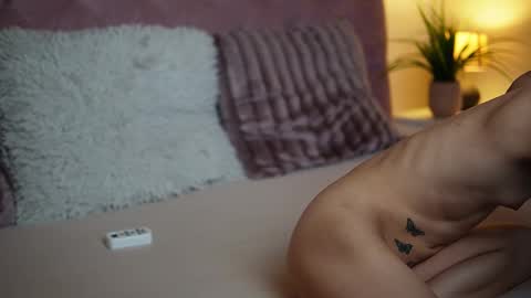  Maia  online show from 10-16-25, 05:52