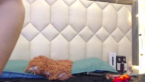 Maia  online show from 01-03-25, 04:59