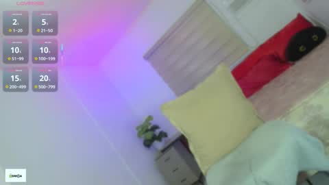 Snapshot of maiashots346 chatting on 09-18-25, 10:12 MAIA online show from 09-18-25, 10:12