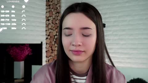 Snapshot of maidabuoy chatting on 01-18-25, 01:19 Lucy online show from 01-18-25, 01:19