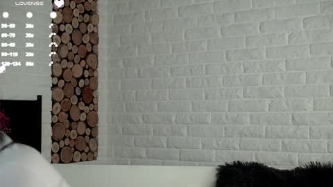 Snapshot of maidabuoy chatting on 01-20-25, 08:30 Lucy online show from 01-20-25, 08:30