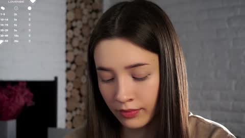 Snapshot of maidabuoy chatting on 02-04-25, 01:45 Lucy online show from 02-04-25, 01:45