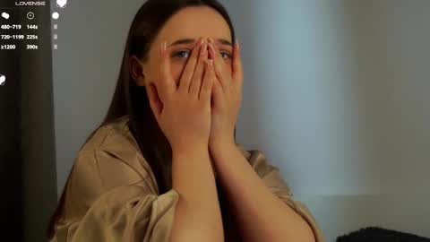 Snapshot of maidabuoy chatting on 02-14-25, 04:37 Lucy online show from 02-14-25, 04:37