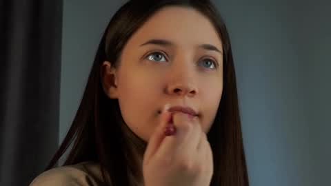 Snapshot of maidabuoy chatting on 02-17-25, 05:58 Lucy online show from 02-17-25, 05:58