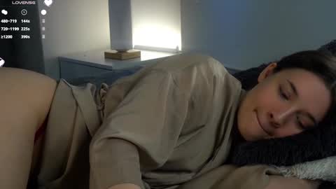 Snapshot of maidabuoy chatting on 02-19-25, 04:23 Lucy online show from 02-19-25, 04:23