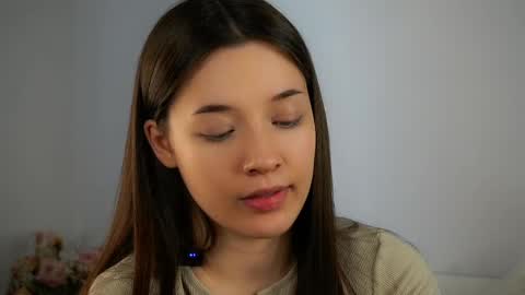 Snapshot of maidabuoy chatting on 03-08-25, 04:23 Lucy online show from 03-08-25, 04:23