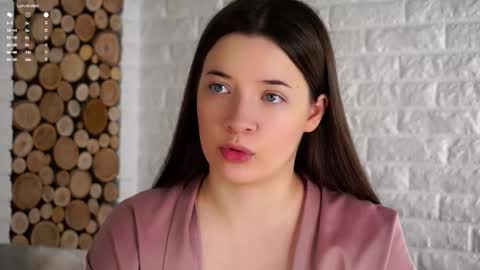 Snapshot of maidabuoy chatting on 09-25-25, 02:26 Lucy online show from 09-25-25, 02:26