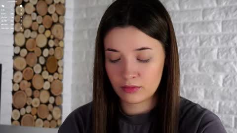 Snapshot of maidabuoy chatting on 10-14-25, 01:50 Lucy online show from 10-14-25, 01:50