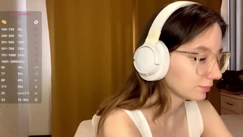 Snapshot of maidacompston chatting on 10-15-25, 09:31 Elina online show from 10-15-25, 09:31