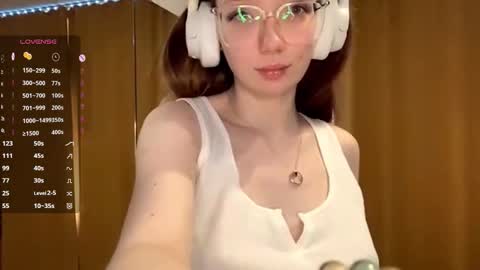 Snapshot of maidacompston chatting on 10-19-25, 09:10 Elina online show from 10-19-25, 09:10