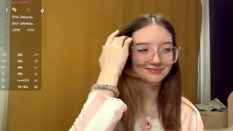 Snapshot of maidacompston chatting on 10-24-25, 08:33 Elina online show from 10-24-25, 08:33