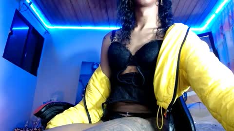 Bella Maidi online show from 09-19-25, 10:27