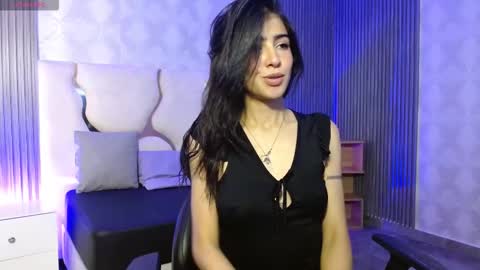 Snapshot of maiily_tay chatting on 10-27-25, 12:20 maiily_tay online show from 10-27-25, 12:20