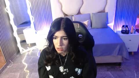 Snapshot of maiily_tay chatting on 11-15-25, 11:29 maiily_tay online show from 11-15-25, 11:29