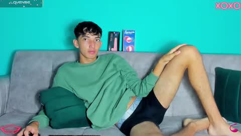 Maikol online show from 10-14-25, 01:01