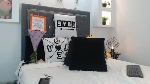 Maiky Cooper online show from 03-12-25, 08:08