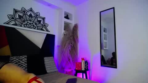 Maiky Cooper online show from 11-30-25, 03:54