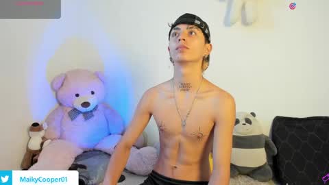 Snapshot of maiky_cooper01 chatting on 05-10-26, 03:06 maiky_cooper01 online show from 05-10-26, 03:06
