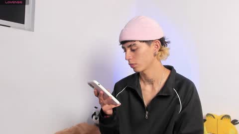 Snapshot of maiky_cooper01 chatting on 05-12-26, 03:03 maiky_cooper01 online show from 05-12-26, 03:03
