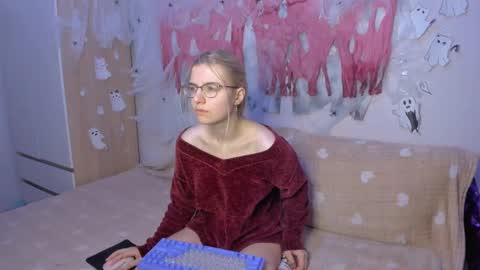 Your kitty online show from 12-03-24, 02:25