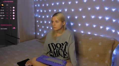 Your kitty online show from 12-24-24, 02:21