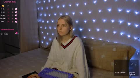 Your kitty online show from 01-02-25, 03:19