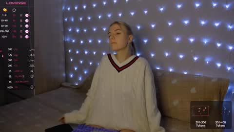 Your kitty online show from 01-09-25, 03:04