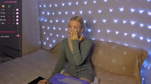 Your kitty online show from 01-25-25, 03:30