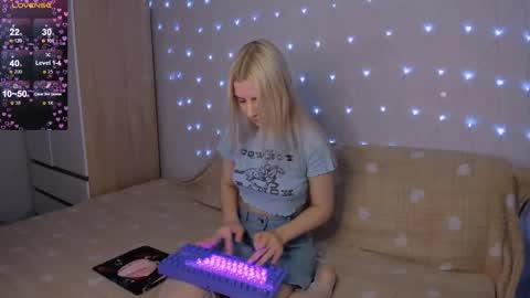 Your kitty online show from 02-05-26, 03:44