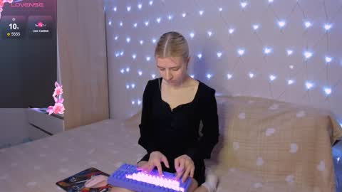 Your kitty online show from 03-07-26, 04:15