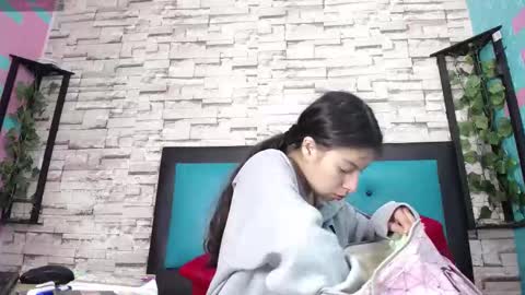 Snapshot of maily_can chatting on 09-10-25, 01:11  MAILY CAN  online show from 09-10-25, 01:11