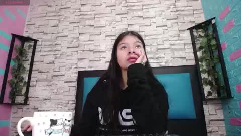 Snapshot of maily_can chatting on 09-23-25, 01:03  MAILY CAN  online show from 09-23-25, 01:03