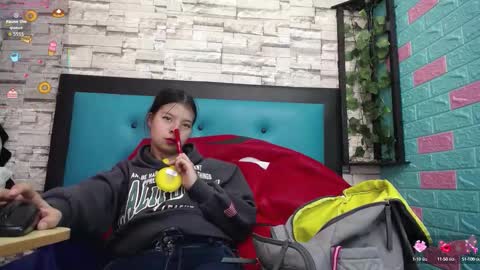  MAILY CAN  online show from 11-01-25, 12:40