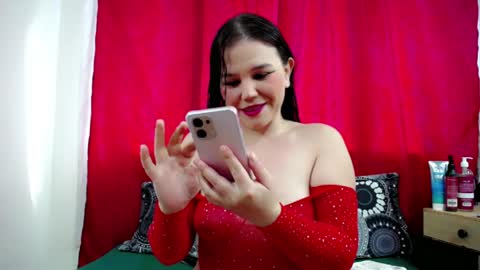 Snapshot of mailyroux chatting on 05-24-26, 02:00 maily roux online show from 05-24-26, 02:00