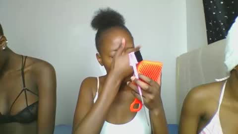 maira luv1 online show from 03-11-26, 08:42