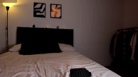 Snapshot of maite_evanss_ chatting on 03-10-26, 12:10 maite_evanss_ online show from 03-10-26, 12:10