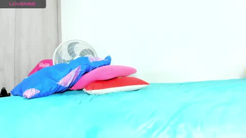 Snapshot of maite_newmilf chatting on 12-21-24, 10:17 Maite online show from 12-21-24, 10:17