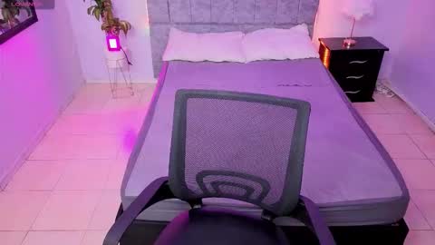 MAITE STONE1 online show from 12-20-25, 03:24