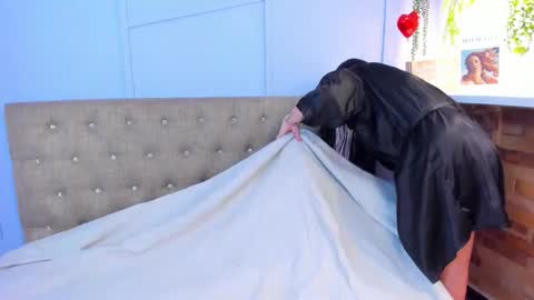 Maite online show from 12-15-25, 08:13