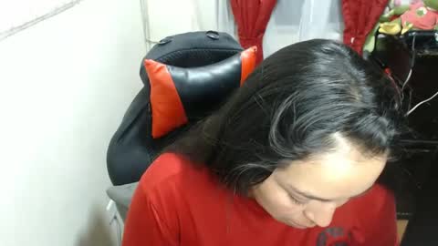 Snapshot of maitte_22 chatting on 01-20-25, 01:28 Hello friends Im on another account    online show from 01-20-25, 01:28